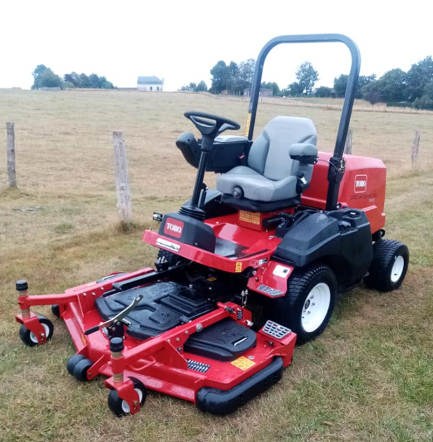 Tracteur zero-turn TORO GROUNDMASTER Serie 3210 avec plateau 152cm 4WD