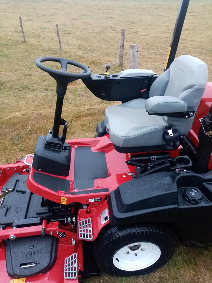 Tracteur zero-turn TORO GROUNDMASTER Serie 3210 avec plateau 152cm 4WD