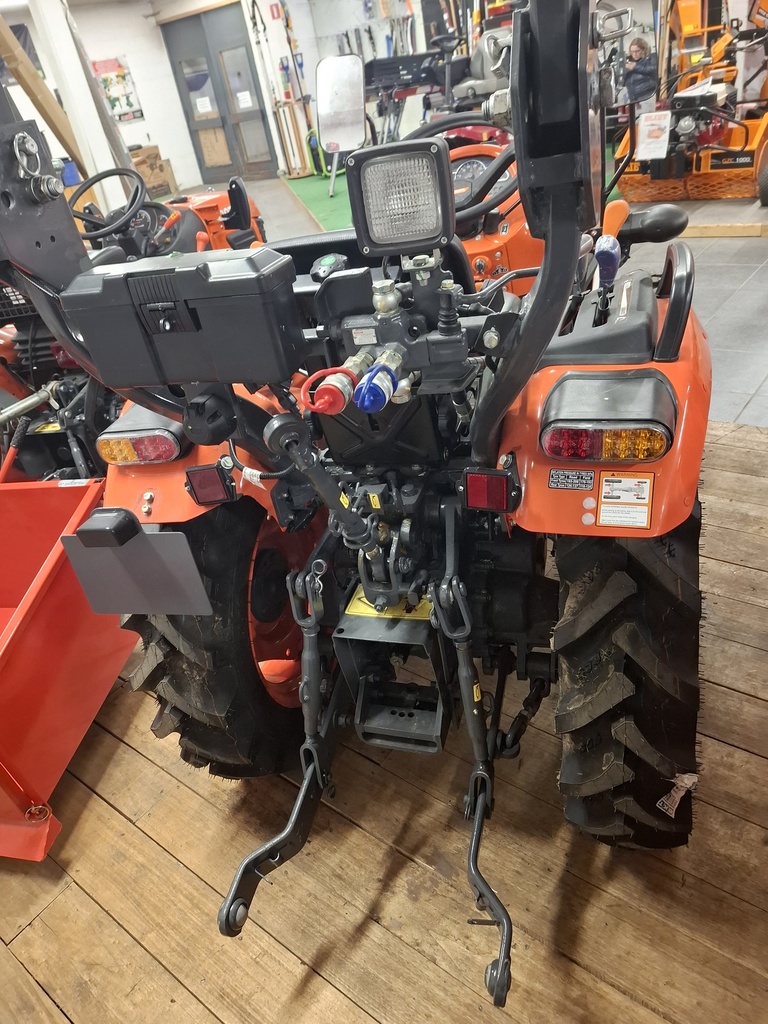 Tracteur KUBOTA 4x4 EK1-261 DT avec roues Agraires av: 6.00-12 ar: 8.3-20- 26cv - 3 cylindres, EK1261DT, KUBOTA EK1261DT-AGR, W30TC00026